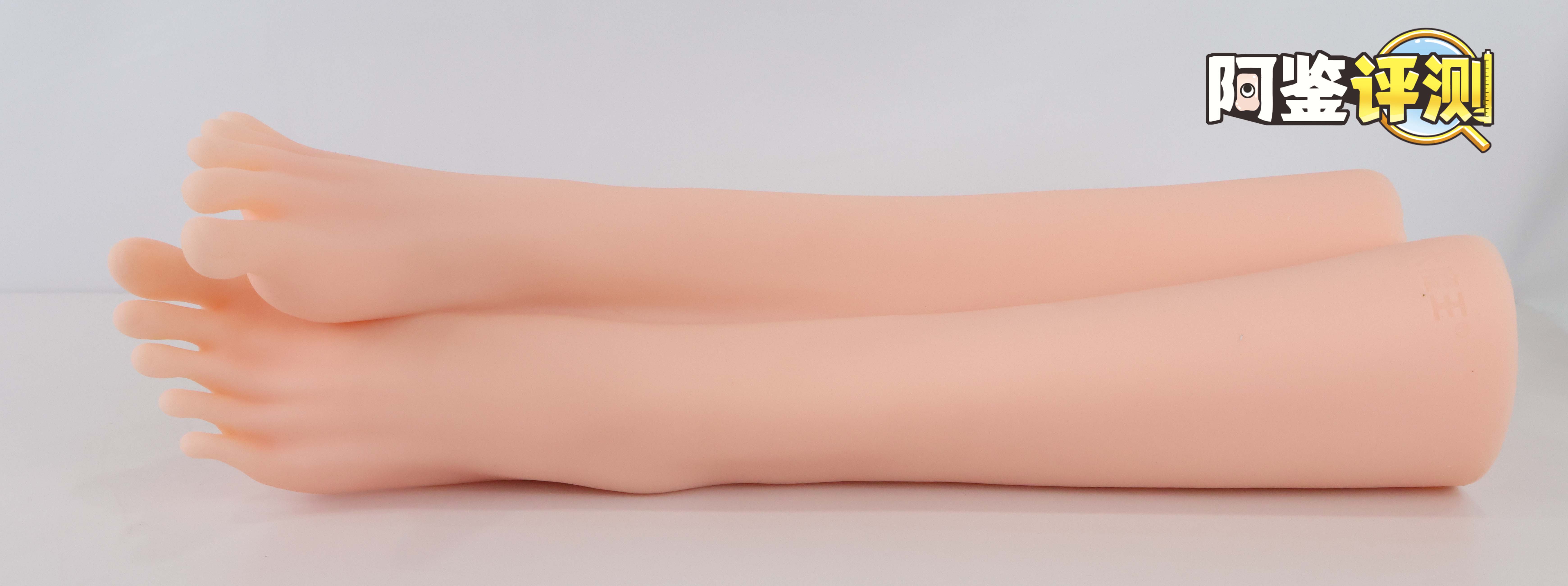 国产大魔王-jiojio评测!足控性癖大满足!难得一个可以使用的“玉足”