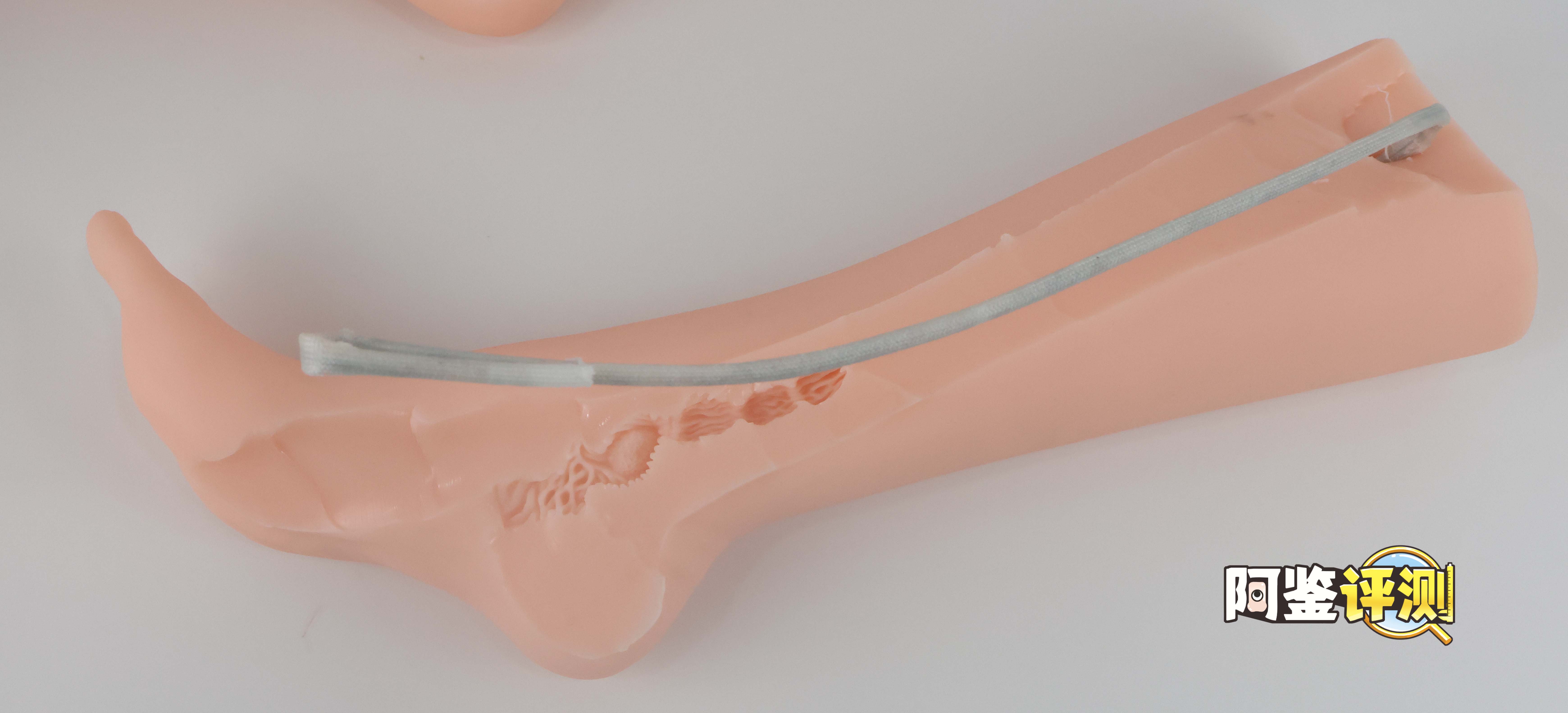 国产大魔王-jiojio评测!足控性癖大满足!难得一个可以使用的“玉足”