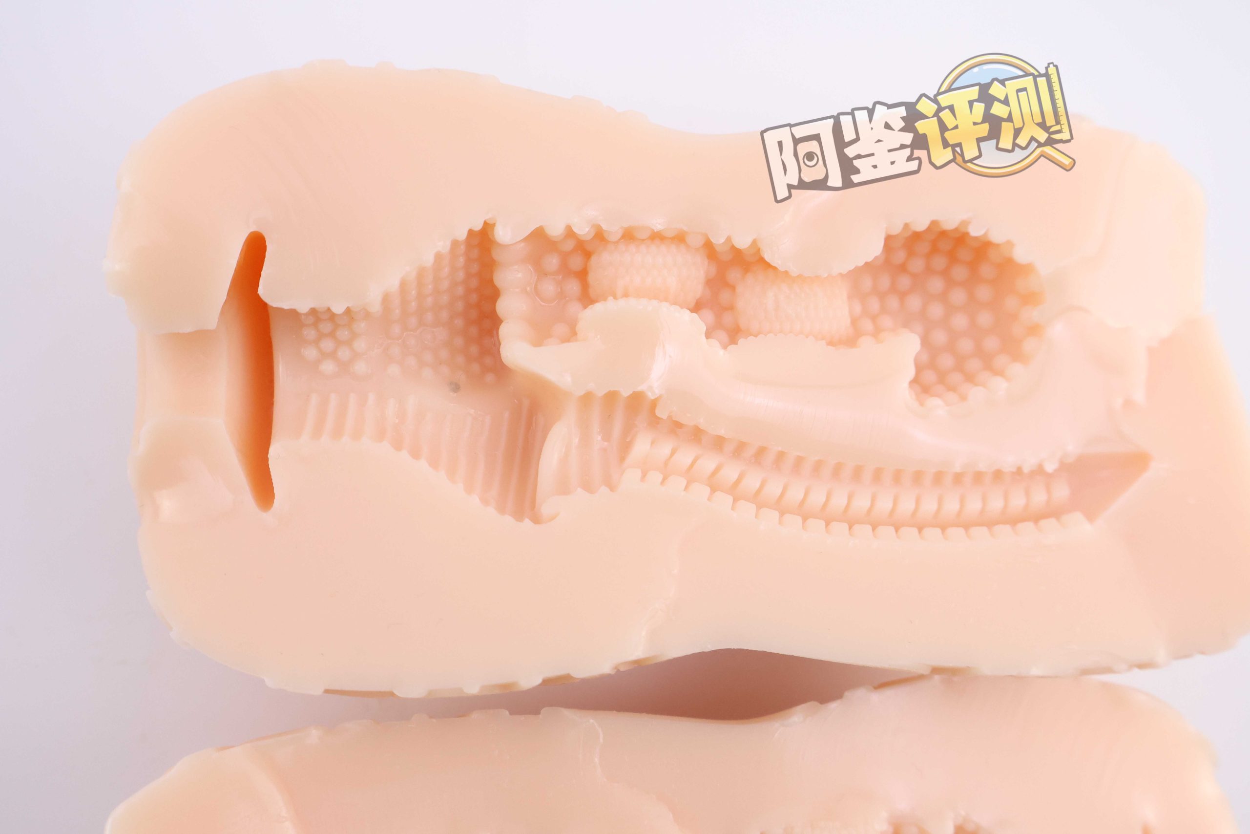 GXP——“兔仆长”评测!猎奇的双子宫小兔几,带腿造型的杯子是怎样体验?