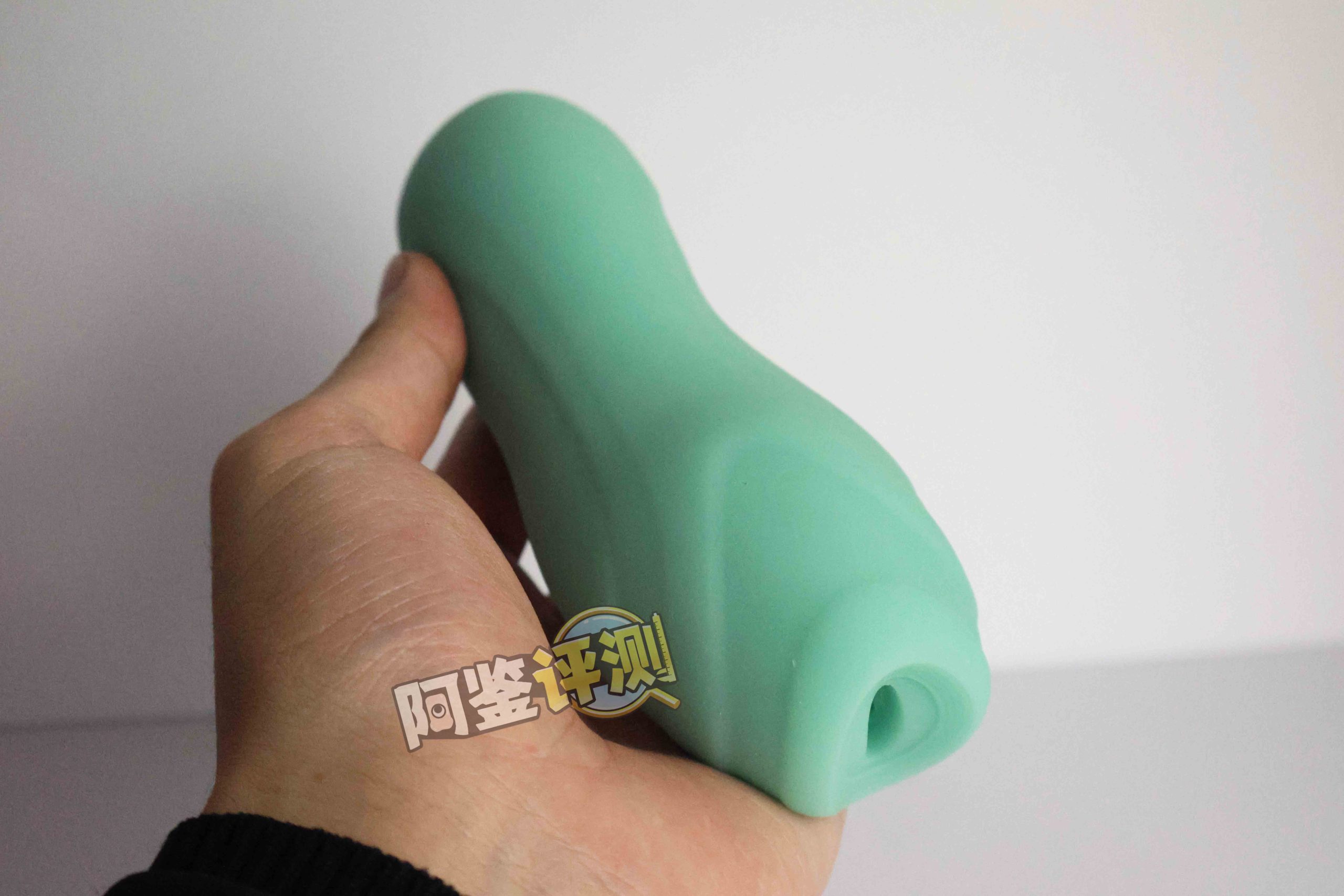 汤玛托易士——“搞笑/联动类飞机杯”大评测!①