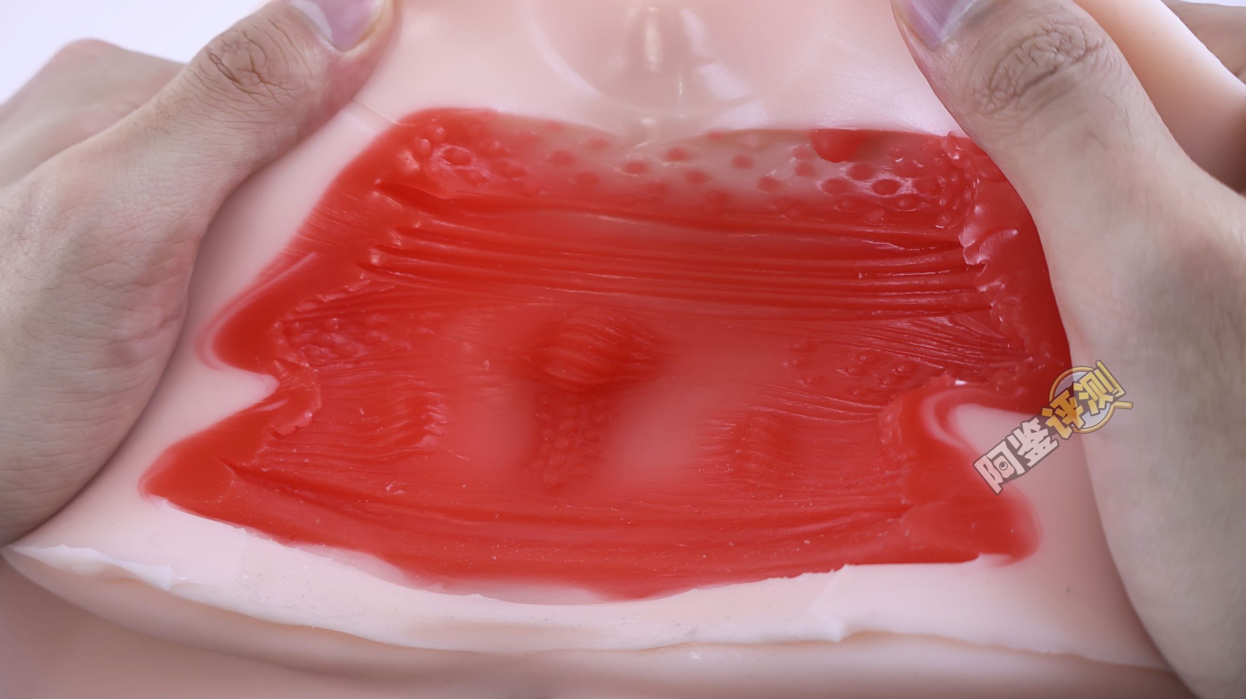 MACCOS——“纯洁之臀BIG”评测!变大后的手感好了太多,但通道为何没有继承?