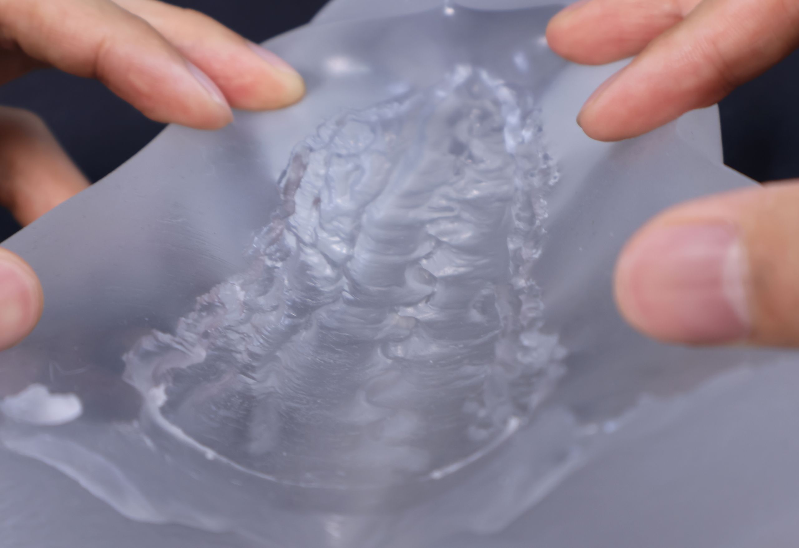 LoveFactor——“纯白机娘”评测!比起透明的核心卖点,胶体的黏着感给我印象更深...