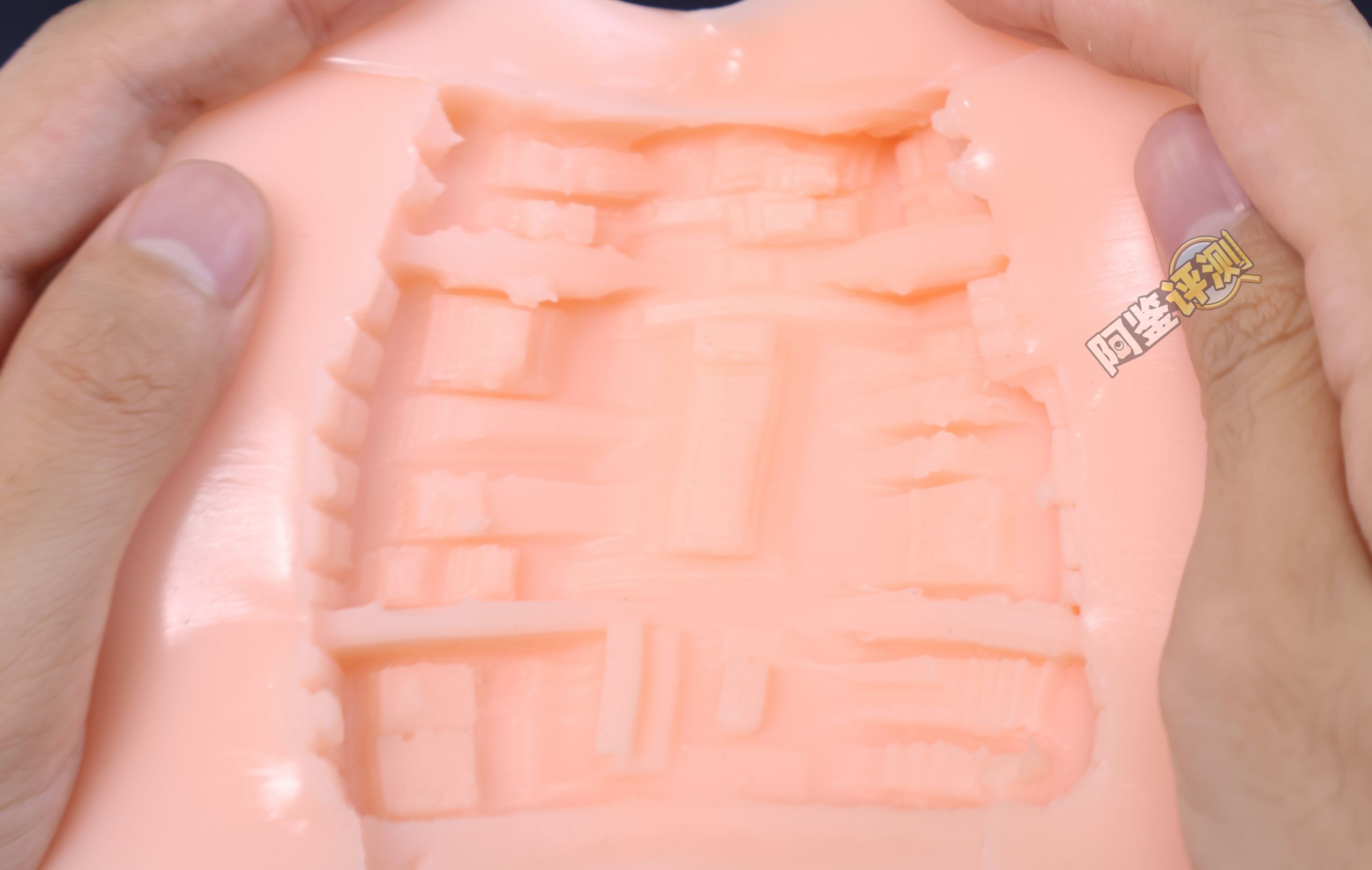 汤玛托易士——“雏宫病院”评测!“运输船”一样的层叠方块,有机胶体中有种机械的无机感