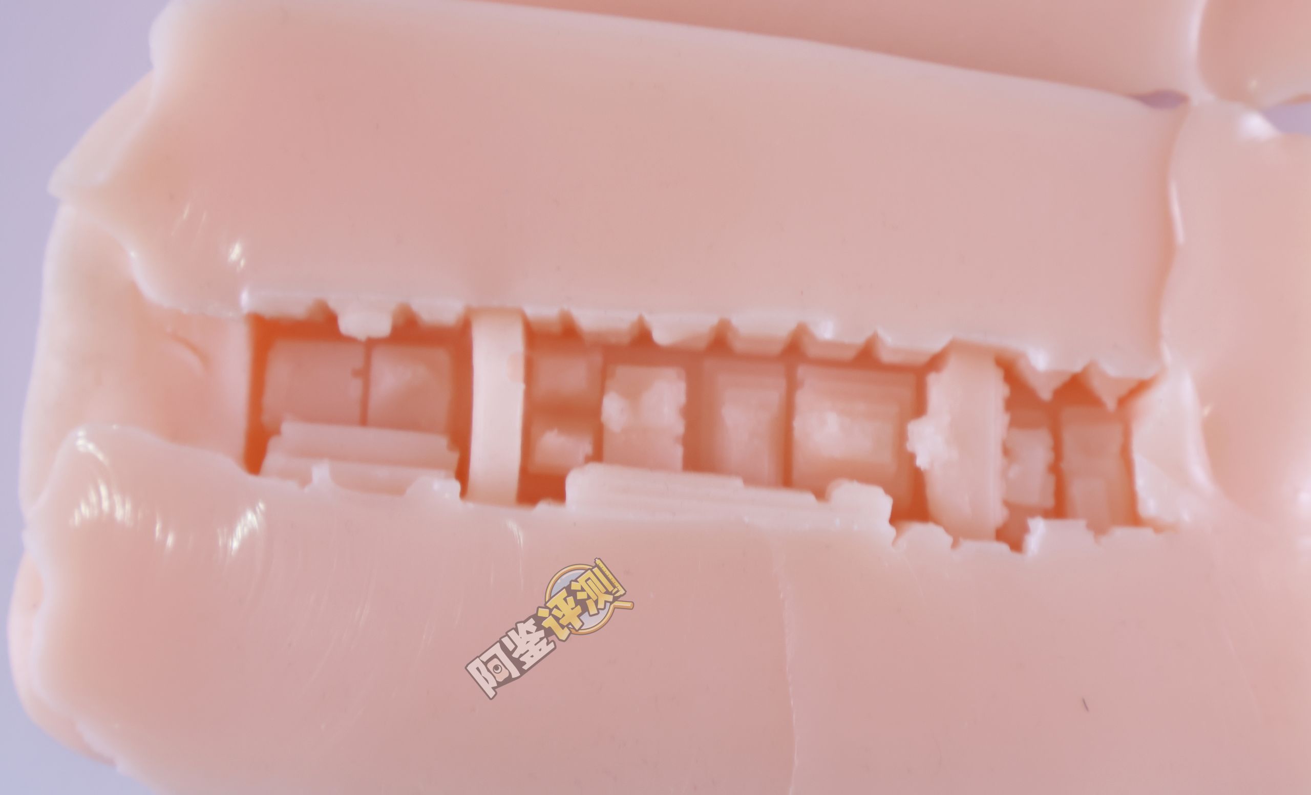 汤玛托易士——“雏宫病院”评测!“运输船”一样的层叠方块,有机胶体中有种机械的无机感