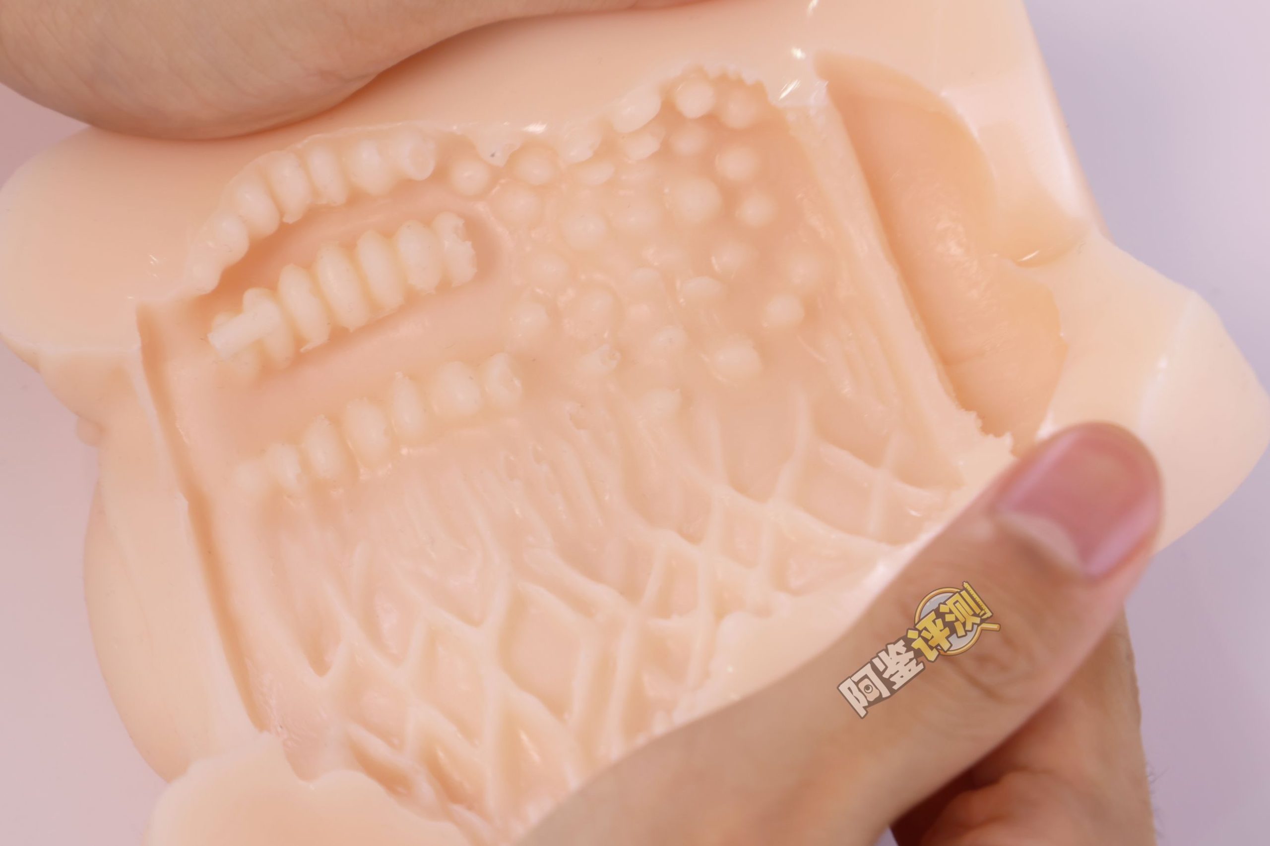 对子哈特——“性感圣经”评测!同样的双面结构,在不同材料体验下居然完全不同