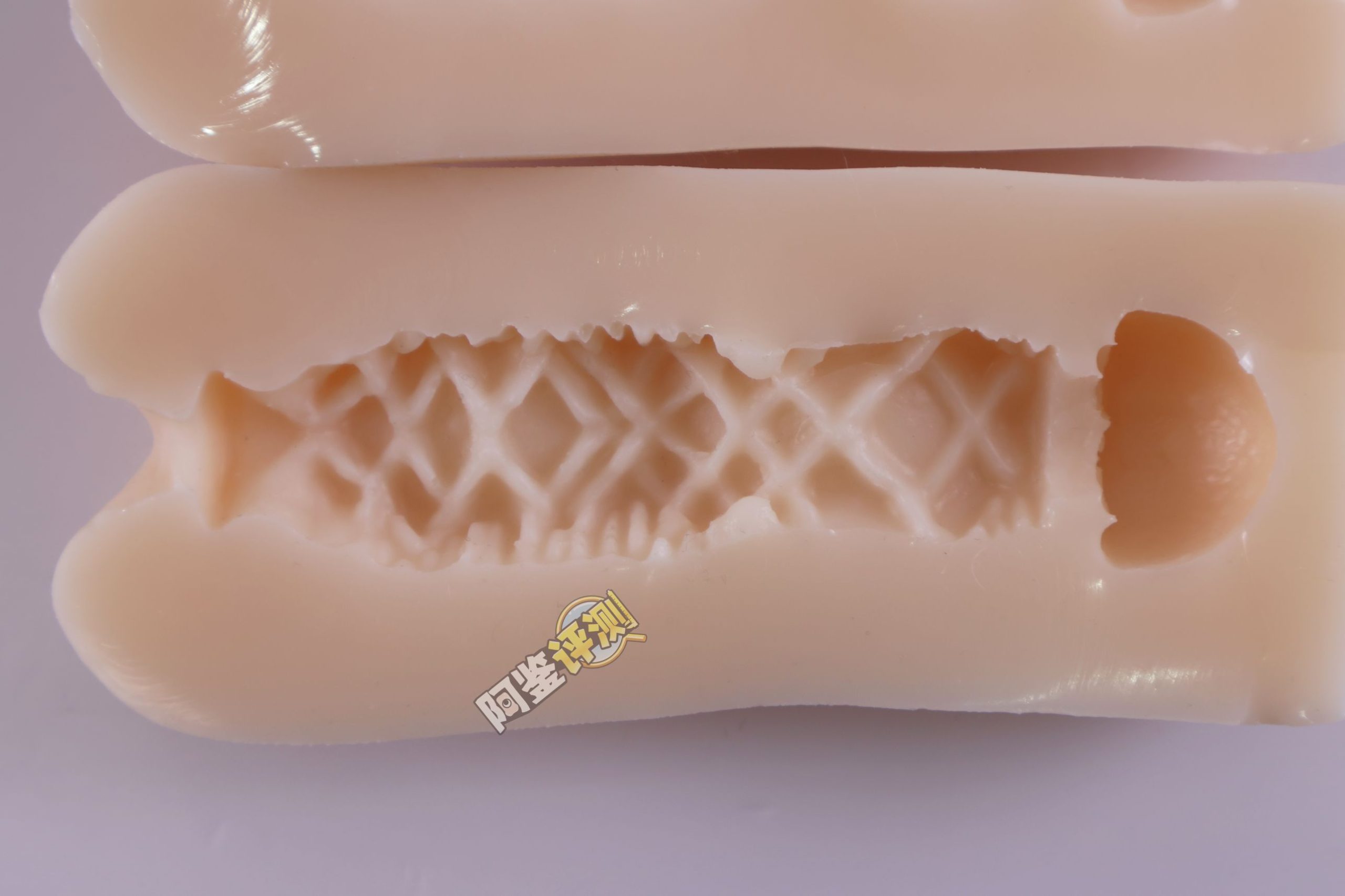 对子哈特——“性感圣经”评测!同样的双面结构,在不同材料体验下居然完全不同