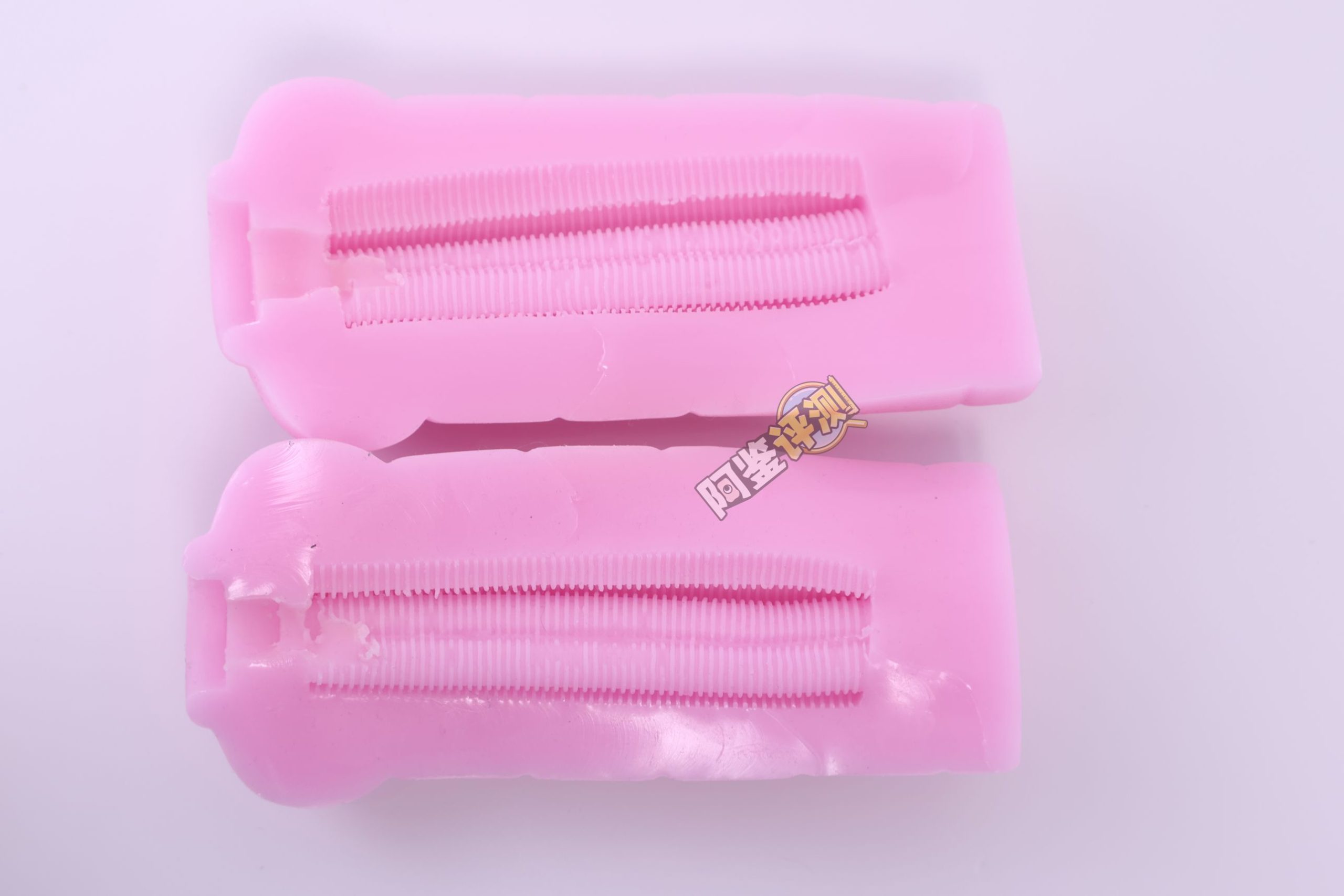 火炮——“口交皇后”评测!试图做出上下都有舌头的口交感,但实际结果相当平淡