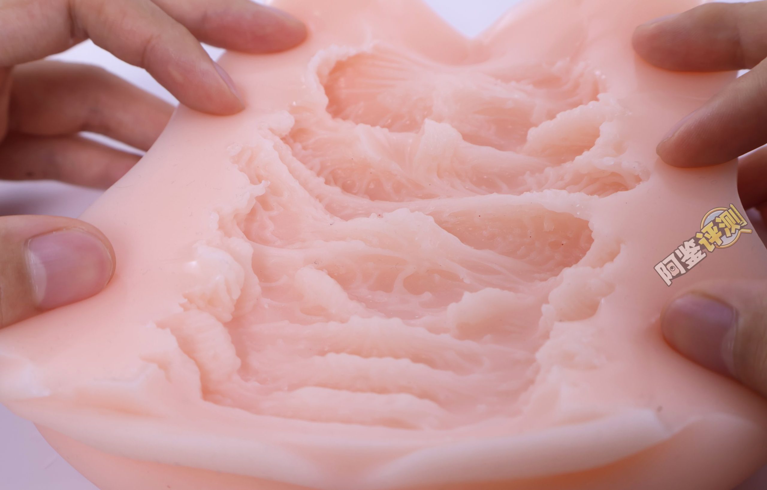 汤玛托易士——“退学魔王”评测!异形巢穴一样的表面结构,实际感受却是自然的真实感?