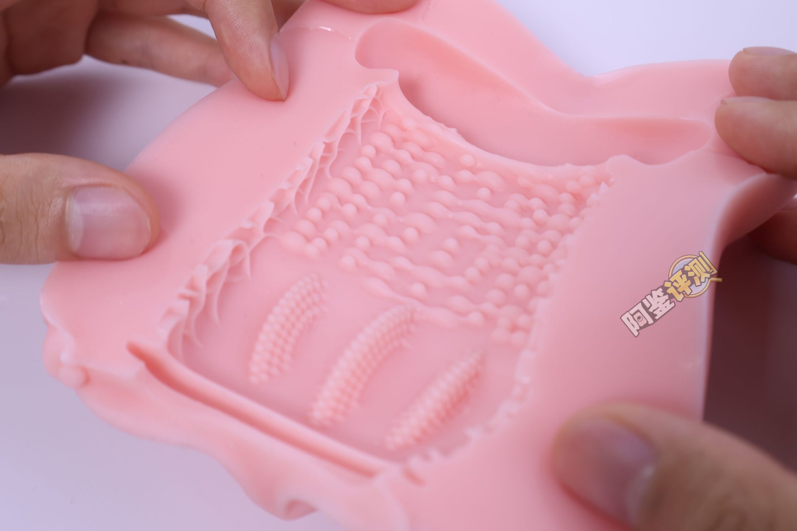 对子哈特——“性感圣经”评测!同样的双面结构,在不同材料体验下居然完全不同