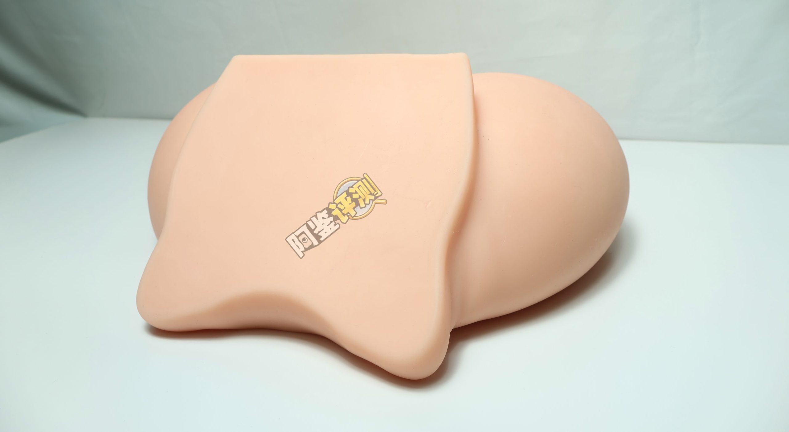 傲川——“爆乳娘”评测!猎奇的超级大雷,能铺满桌面的超级爆乳!