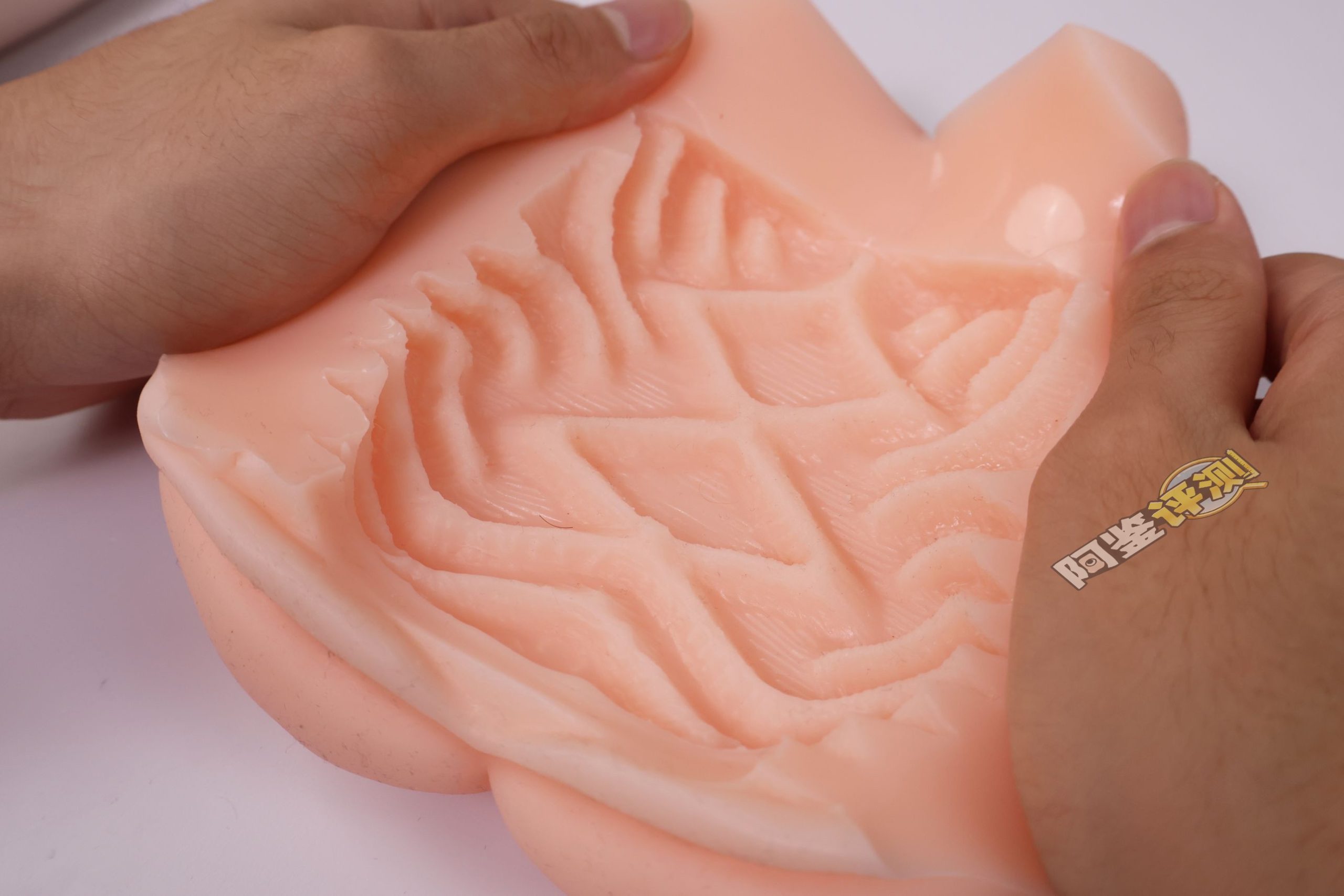 汤马托易士——“监禁调教”评测!朝凪老师最喜欢的玩法,原来是这样的感觉