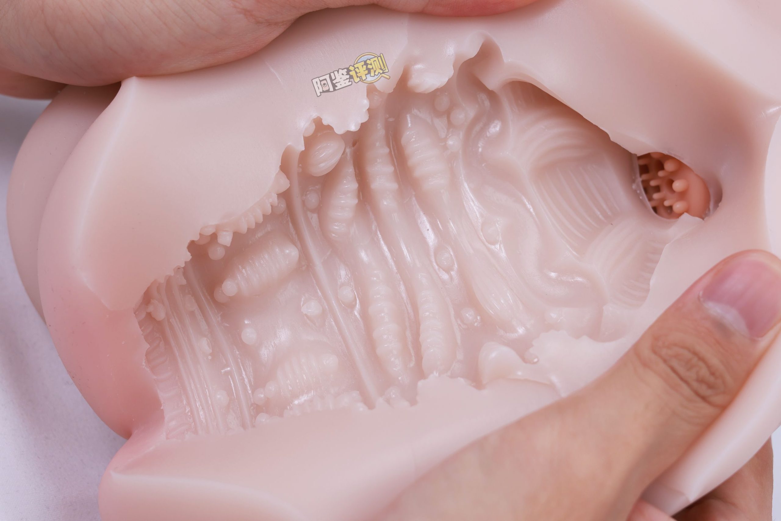 趣网COC——“YU酱”评测!大克重的吮吸电动杯,通道末端的奇怪吸气口