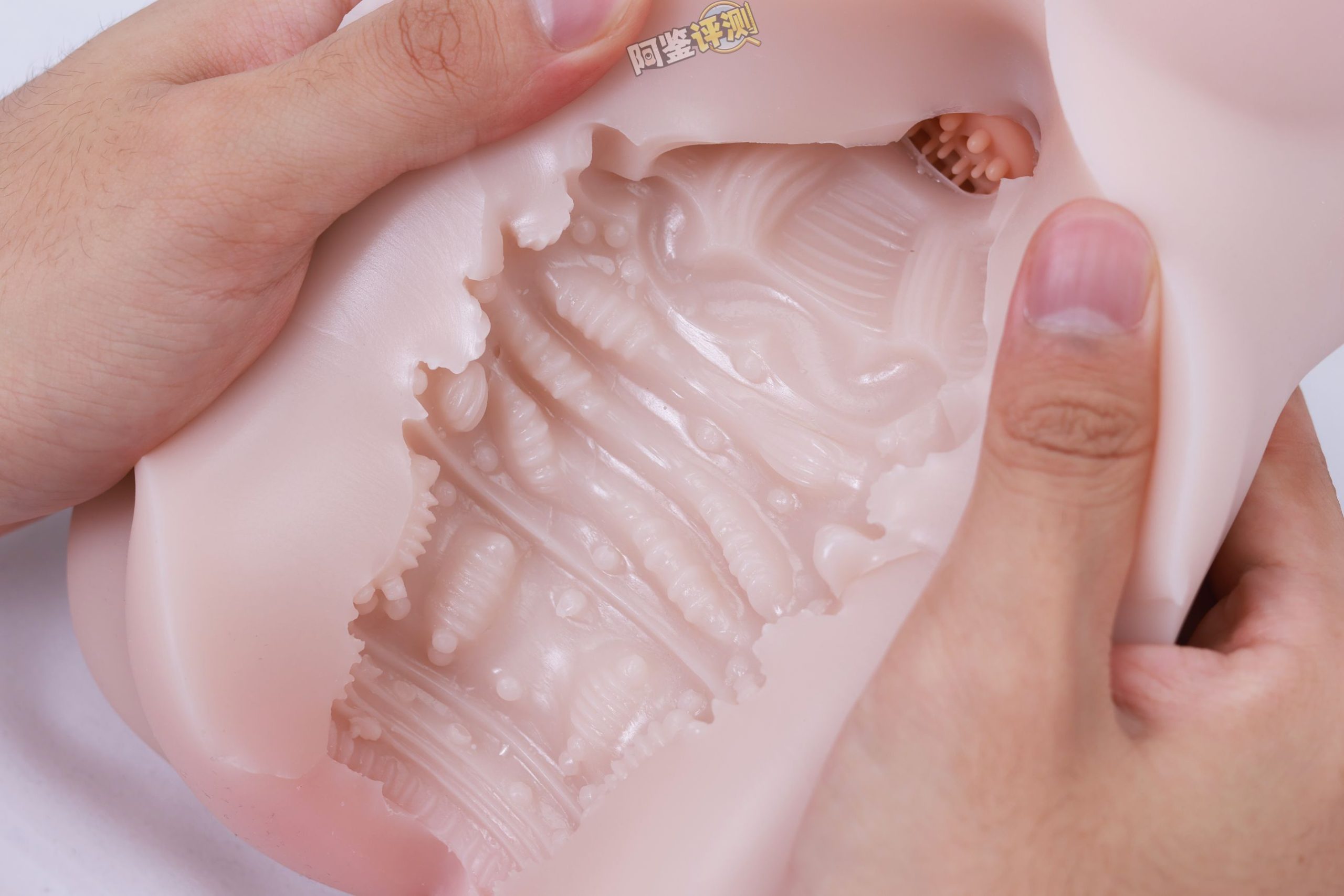 趣网COC——“YU酱”评测!大克重的吮吸电动杯,通道末端的奇怪吸气口