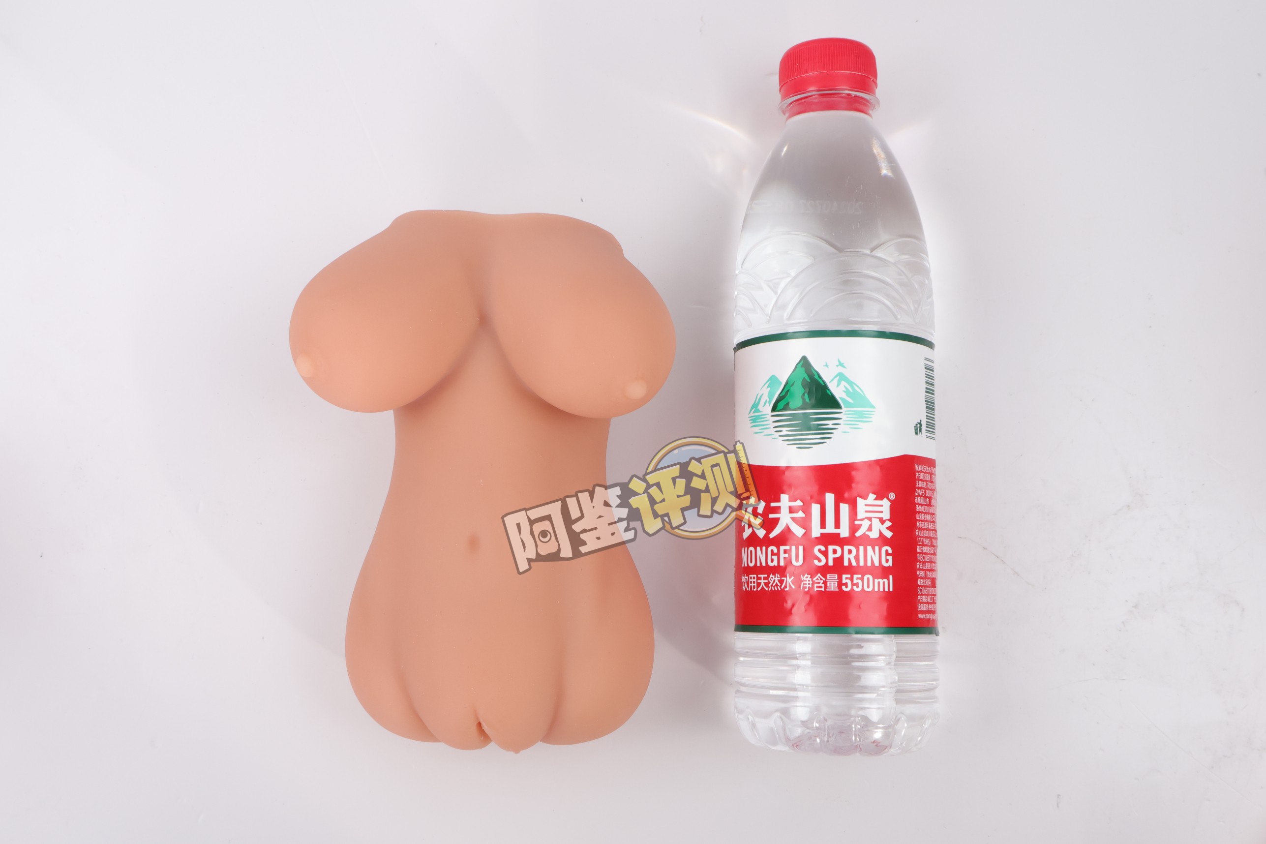 魔眼——“蠢GAL”评测!观感猎奇夸张的“肋骨形”咬合结构,但我用着真的没啥感觉....