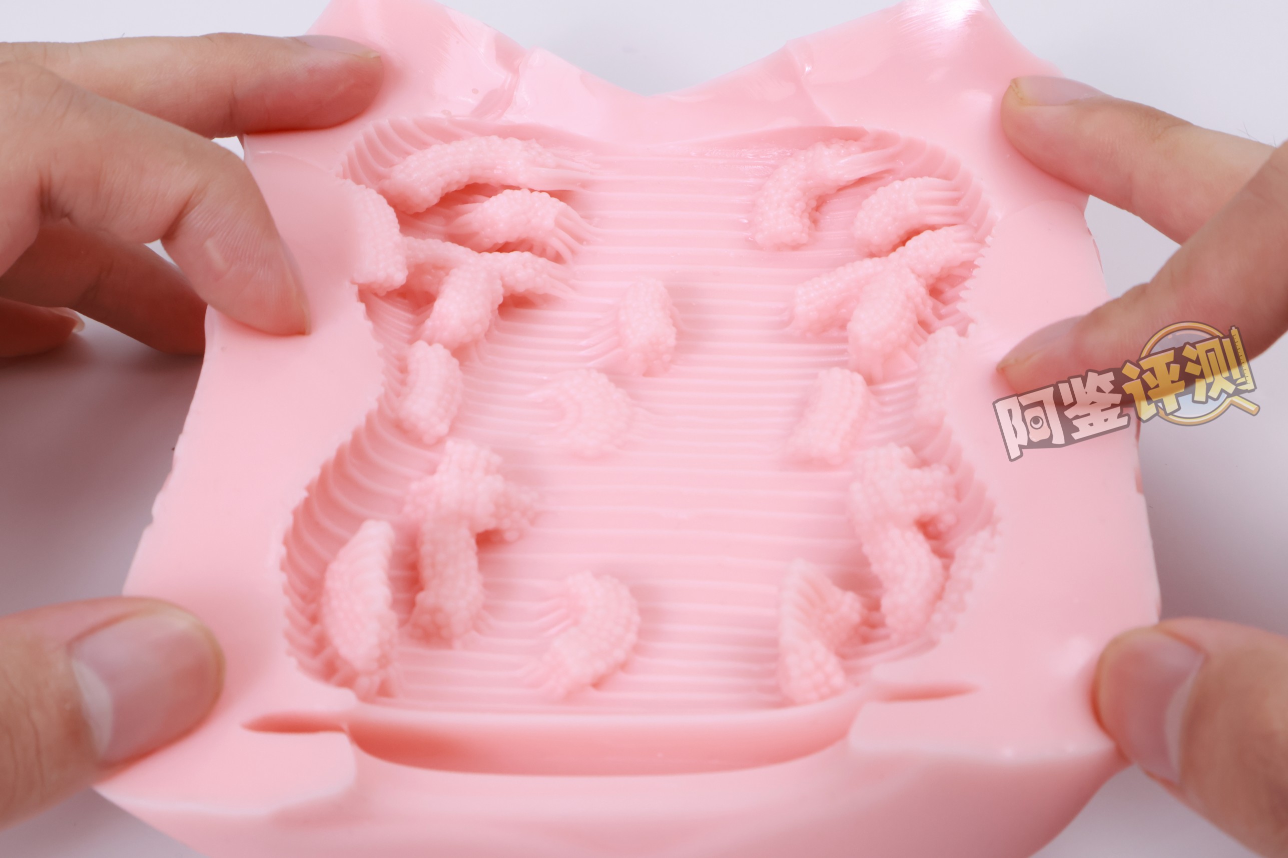 对子哈特——“ 梦幻术士”评测!似曾相识的杂乱感,这系列招牌的真空感已经消失不见了...