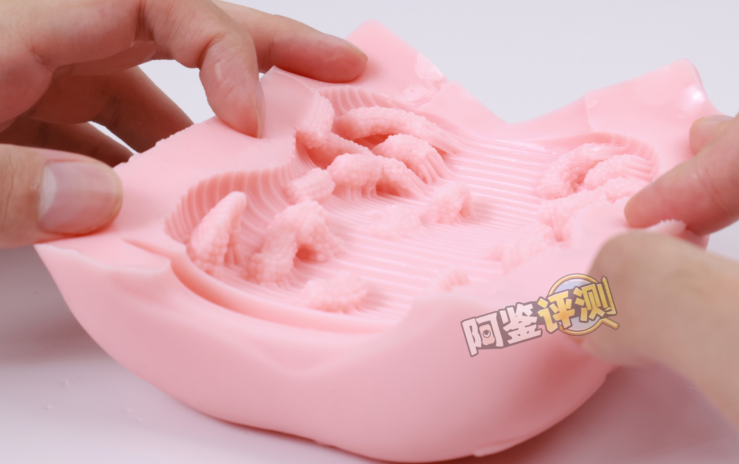 对子哈特——“ 梦幻术士”评测!似曾相识的杂乱感,这系列招牌的真空感已经消失不见了...