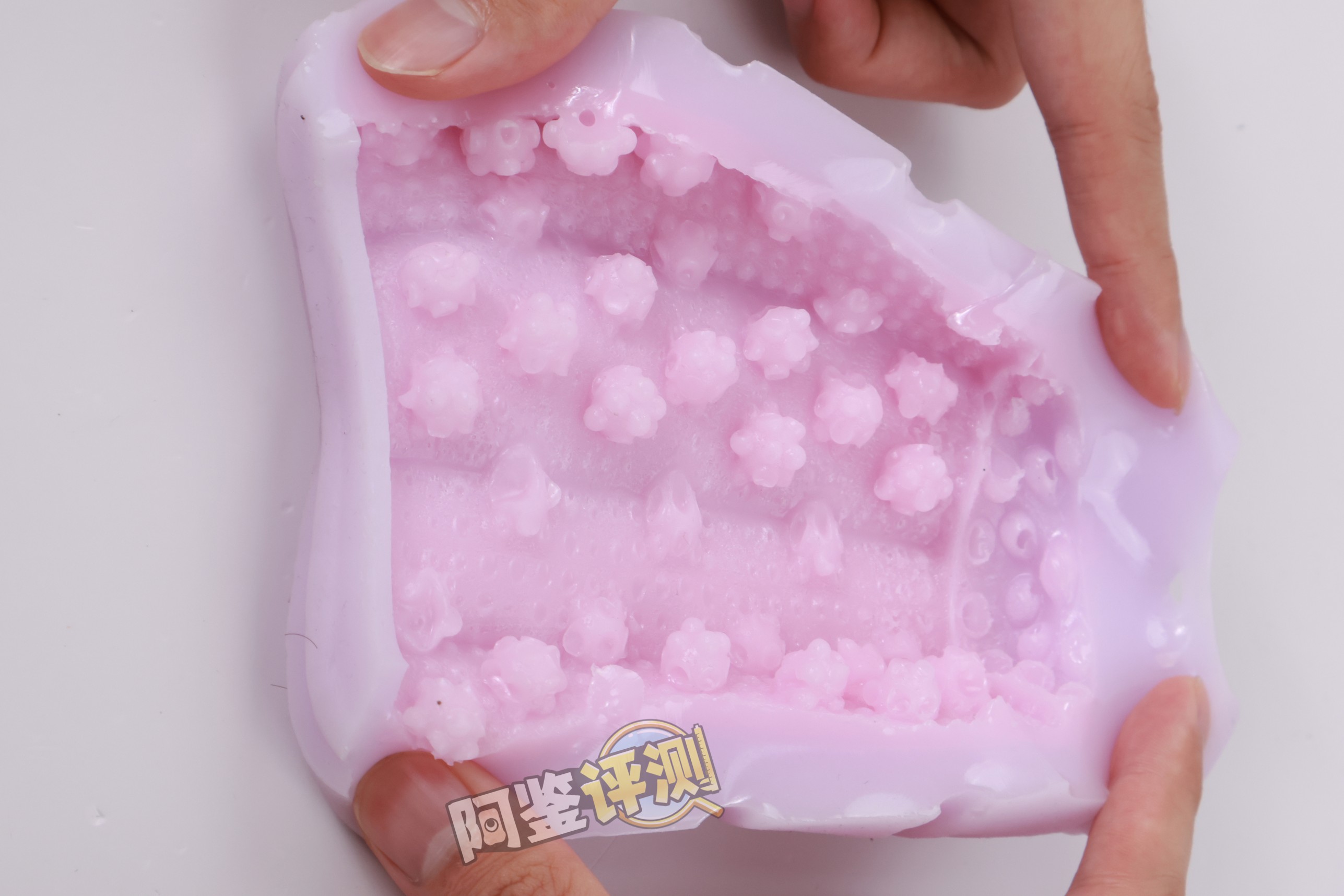 火炮——“绝顶激热”评测!牛牛向前冲!具有“随机性”的闯关型飞机杯!