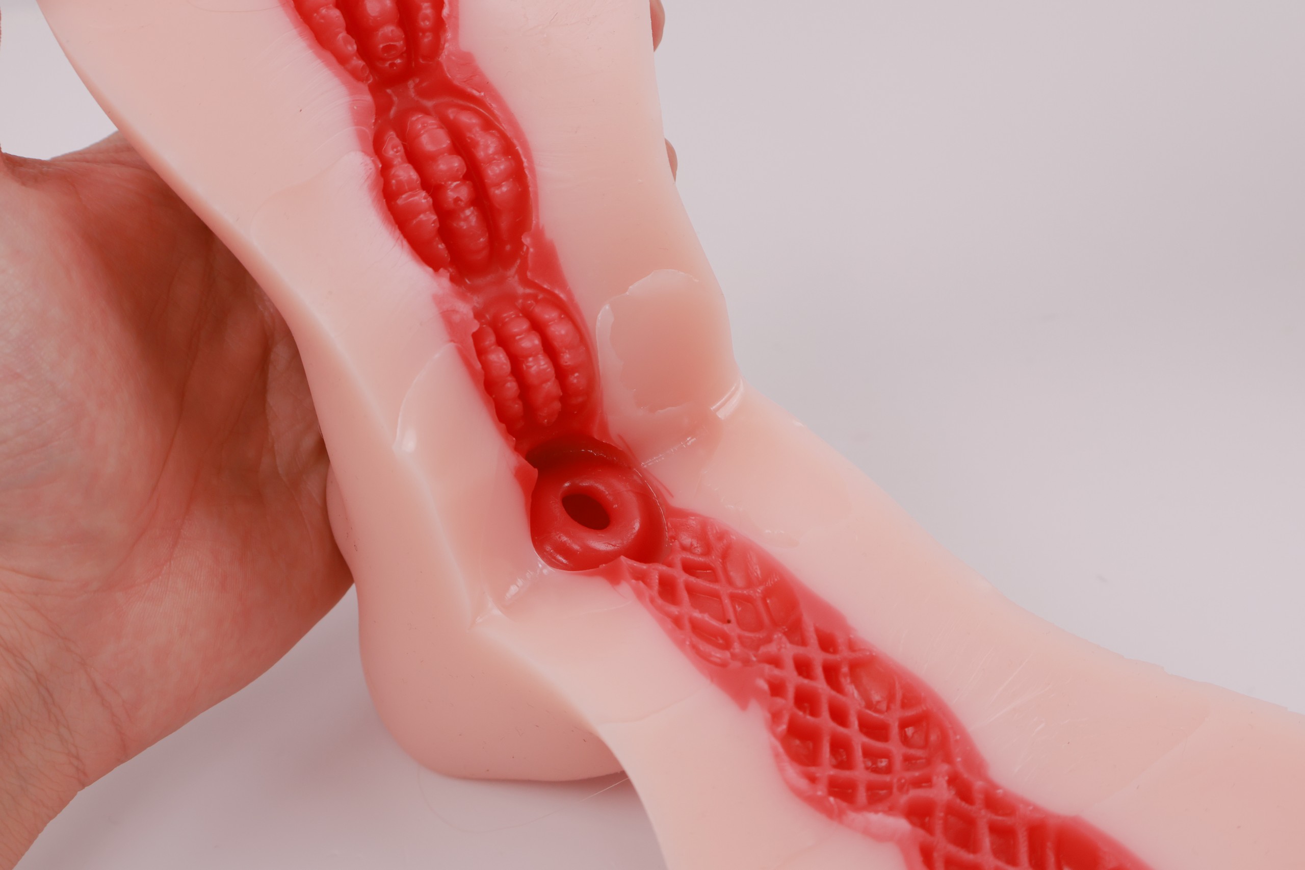 lovefactor——“职场魅魔”评测！在日本流行的剐蹭感设计，终于得到了一个厚实优质的"肉体"