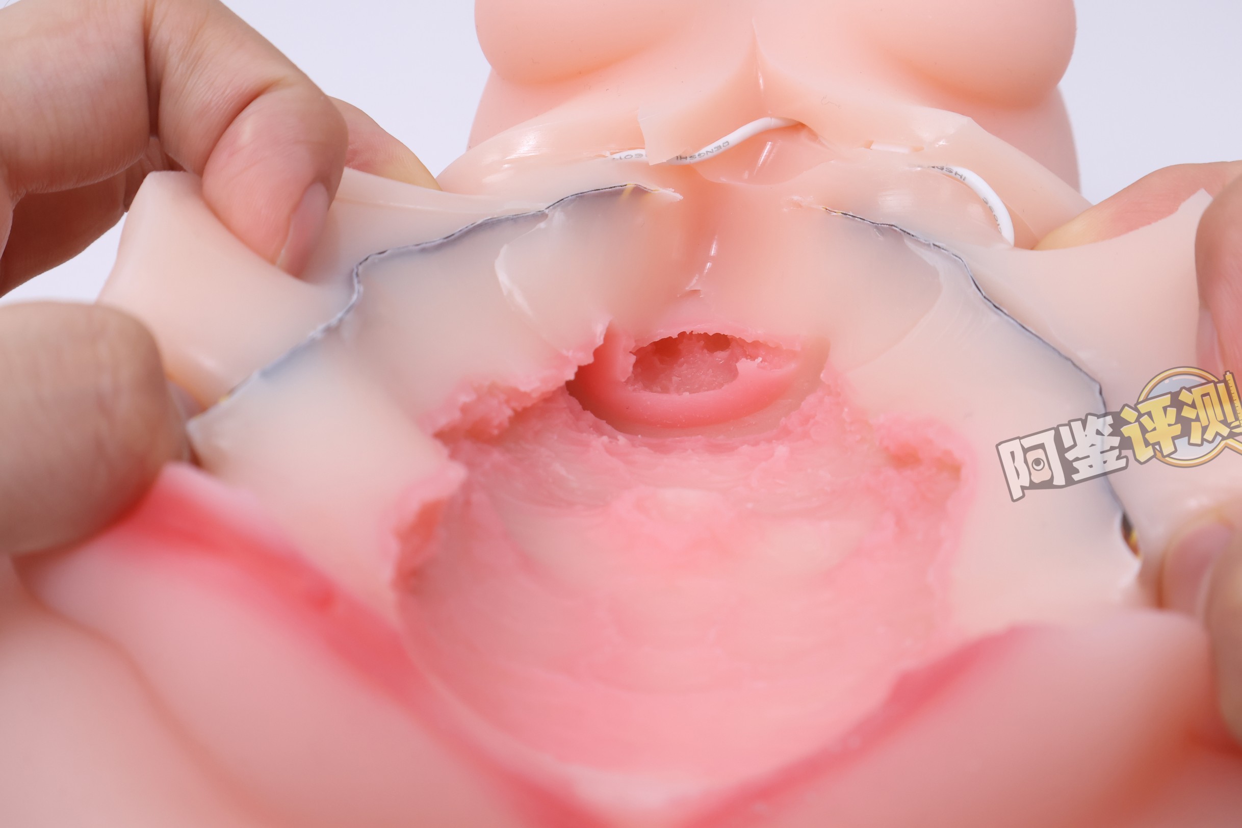 YUU——“热热子四代”评测！体验上虽然没有太多可圈可点的地方，但加热整体效果不错