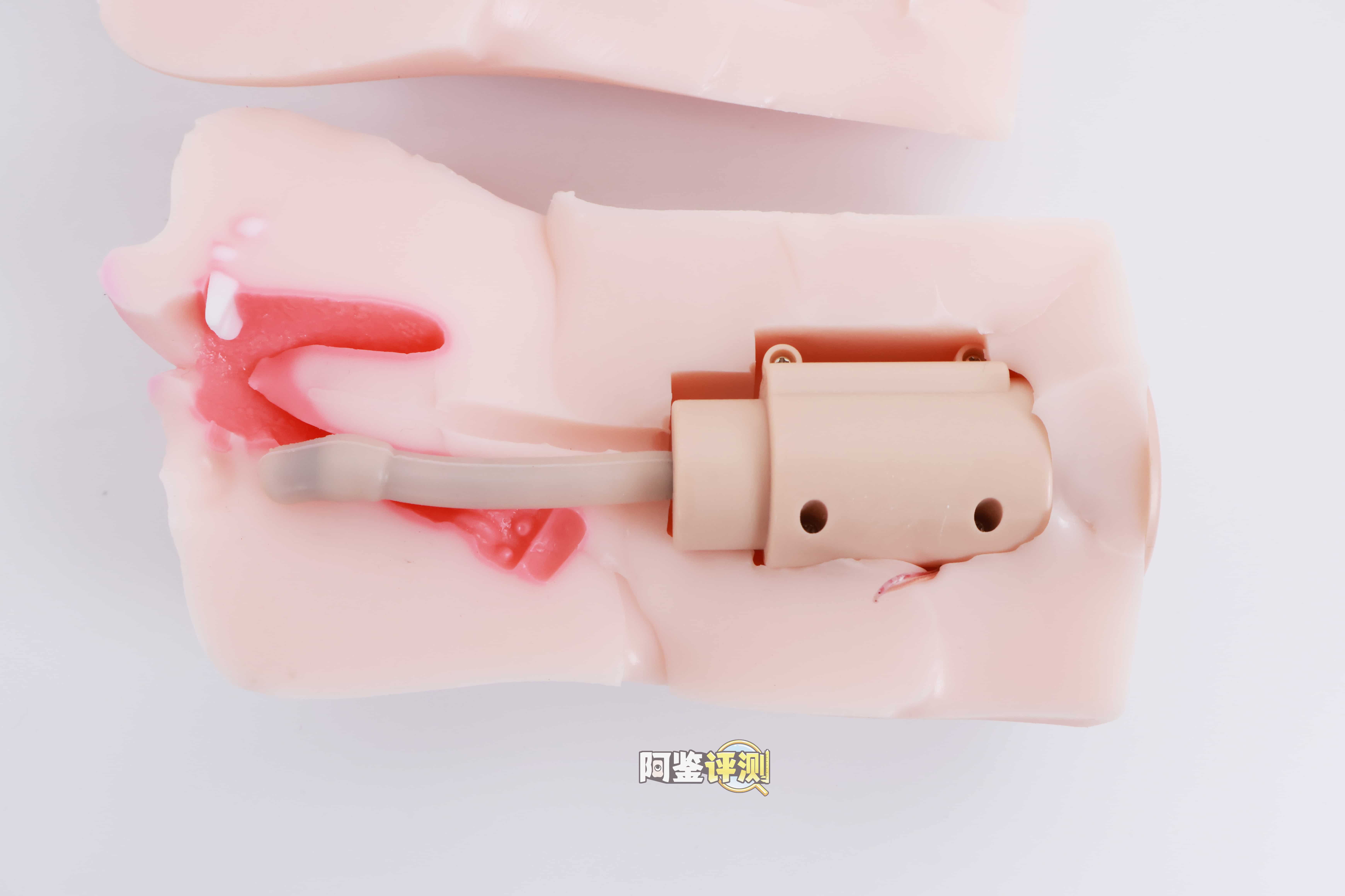 YUU——“饶舌辣妹”评测！噱头就是这个杯子的全部了.....像搞笑玩具一样毫无实用性的产品