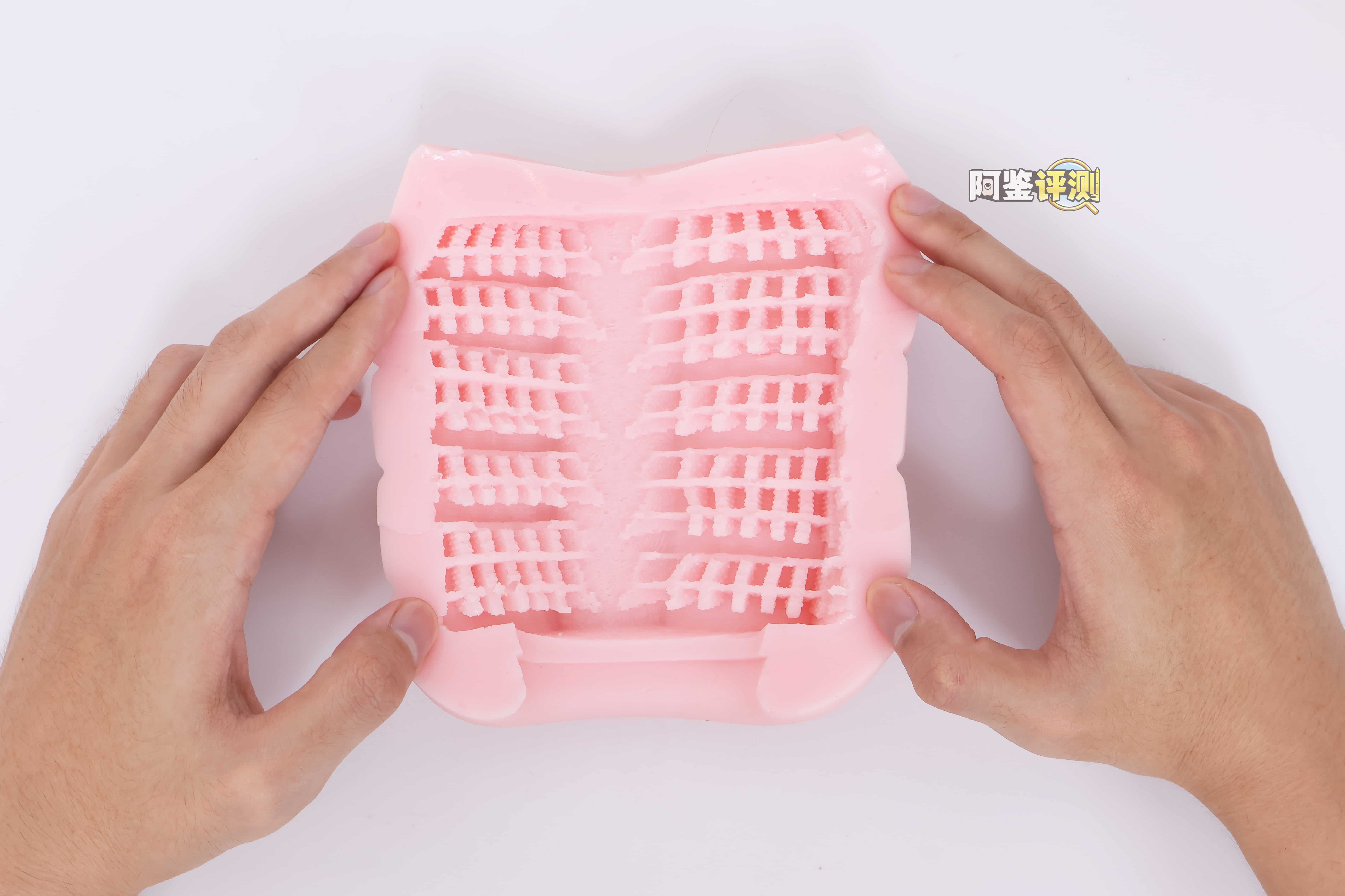 COOLP——”雌国巡礼”评测!栅栏形状的双面剐蹭纹理,暴力又Q弹的特殊剐蹭感