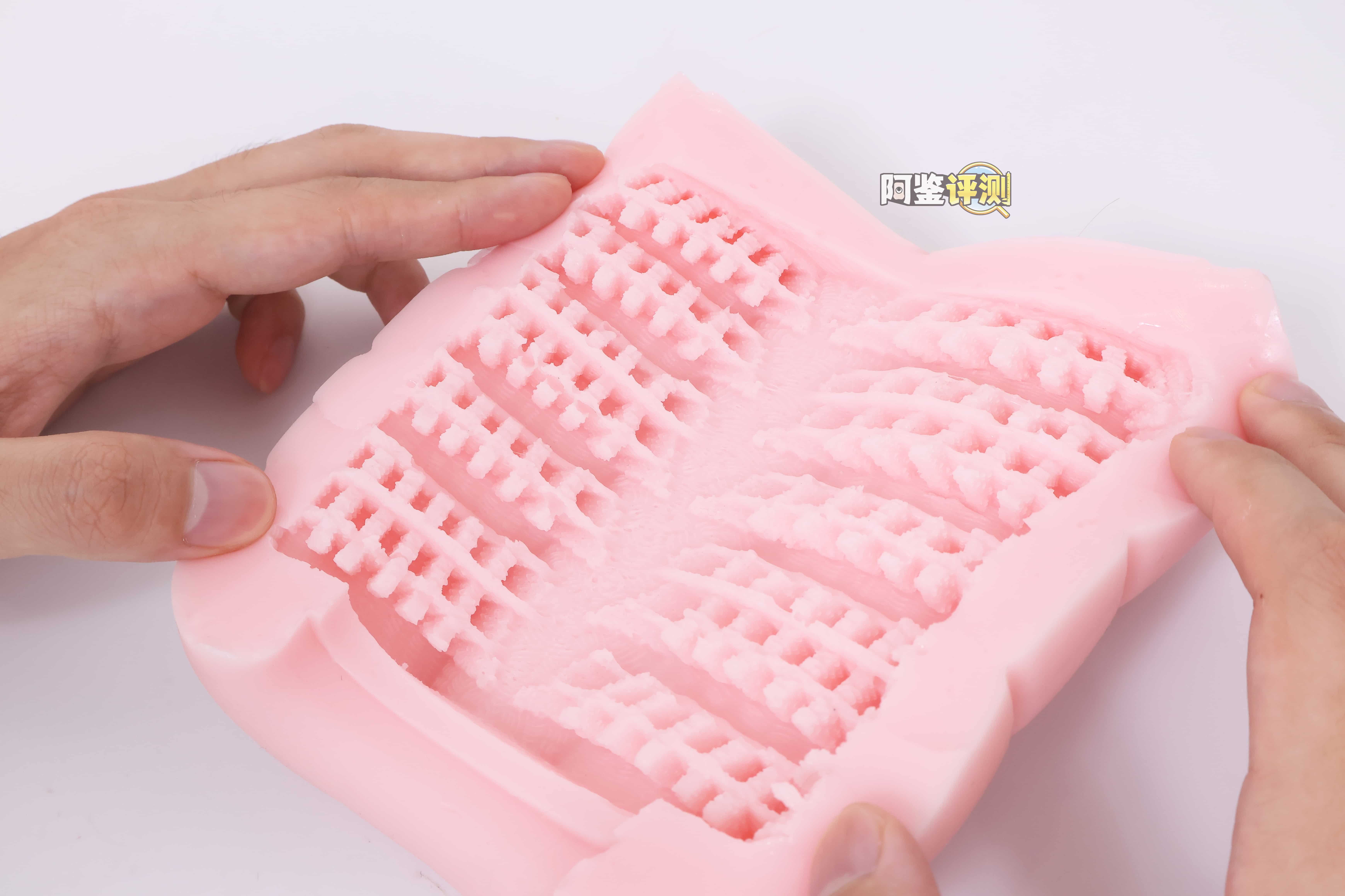 COOLP——”雌国巡礼”评测!栅栏形状的双面剐蹭纹理,暴力又Q弹的特殊剐蹭感