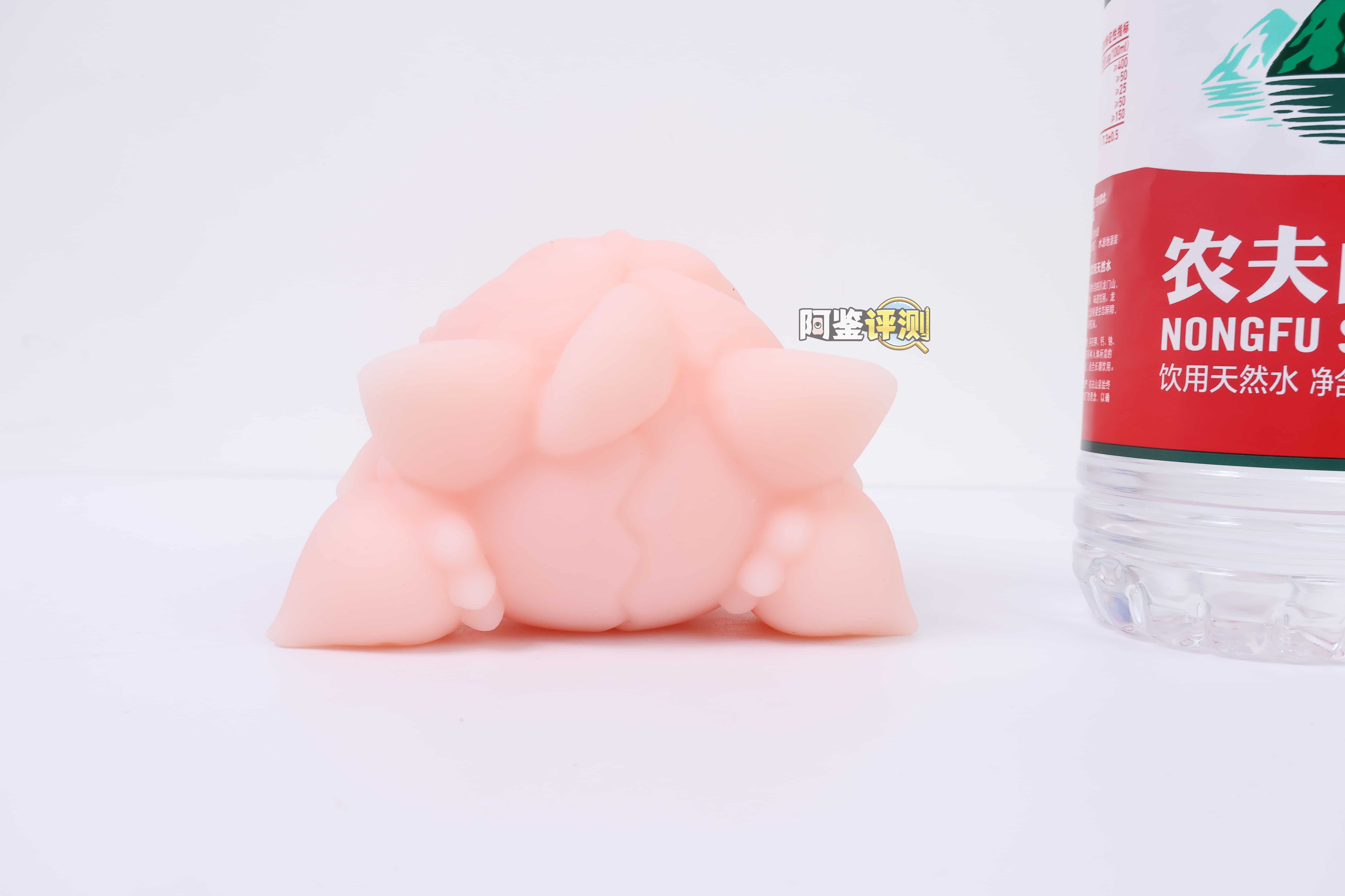 汤玛托易士——”猫乃井莉莉”评测！自家Vtuber联名的“人格排泄”主题杯，主题新奇但是设计敷衍