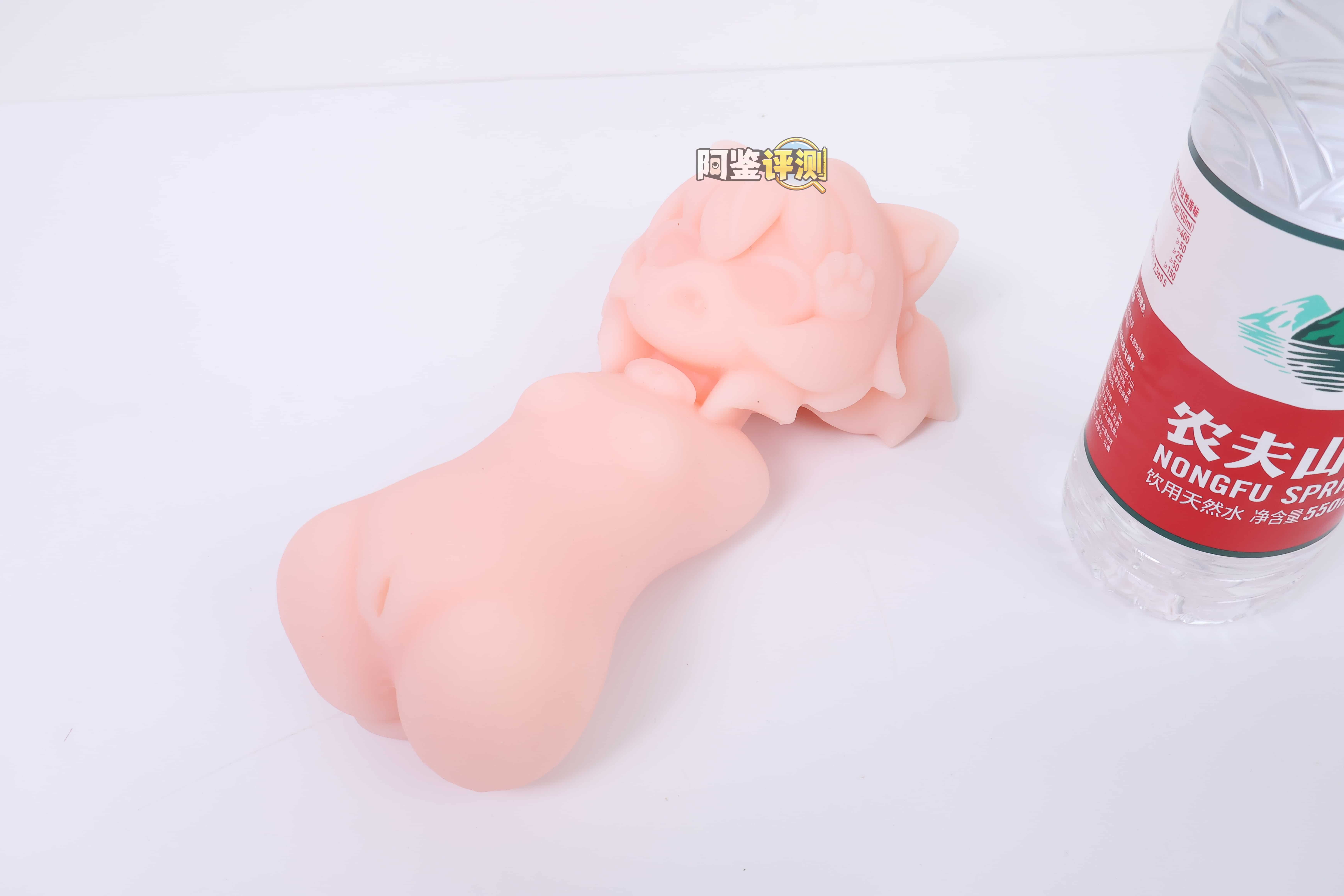 汤玛托易士——”猫乃井莉莉”评测！自家Vtuber联名的“人格排泄”主题杯，主题新奇但是设计敷衍