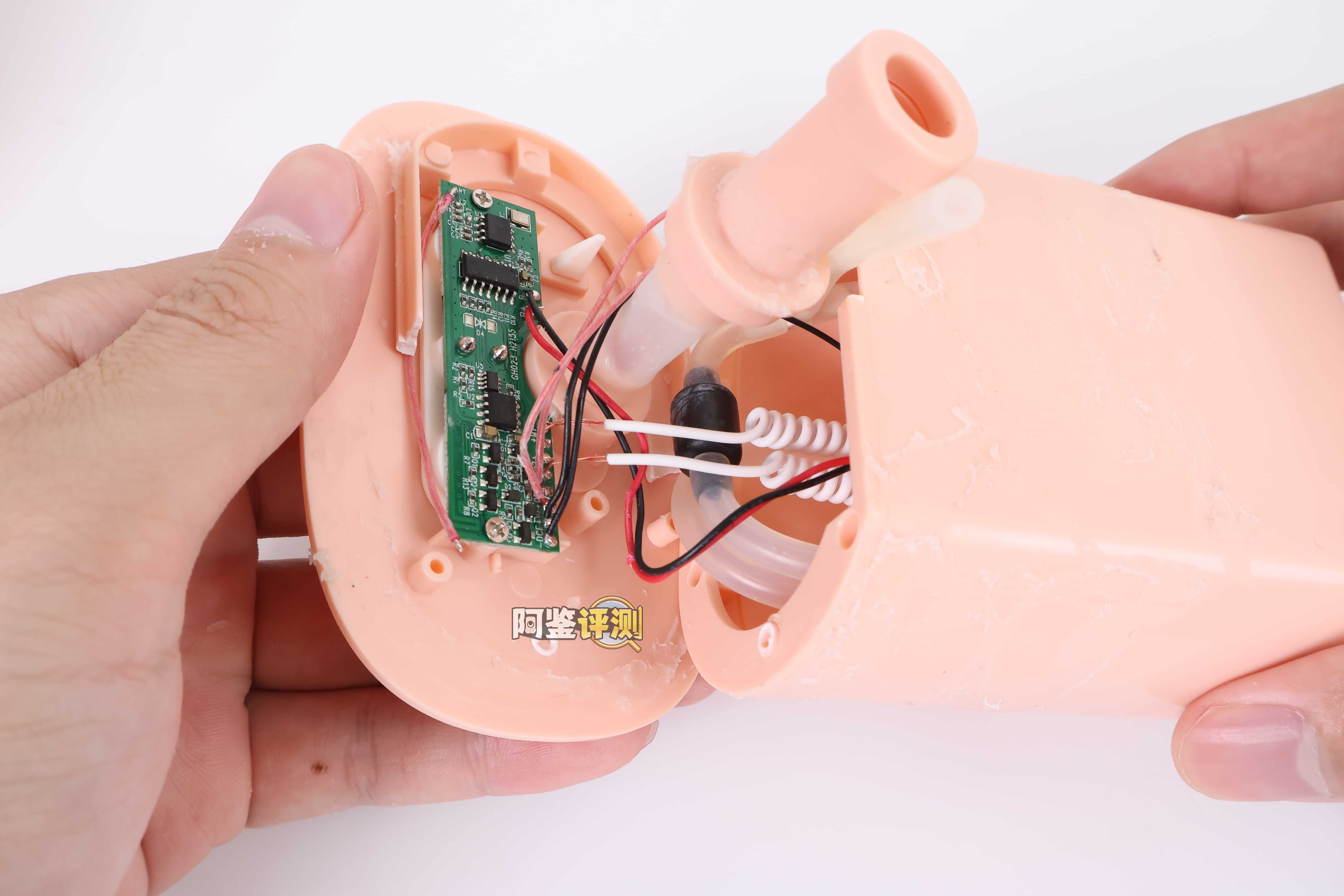 COC——”黑客甜心”评测！贯通同时还有”局部吮吸“？国产电动杯特有的奇怪优化方向